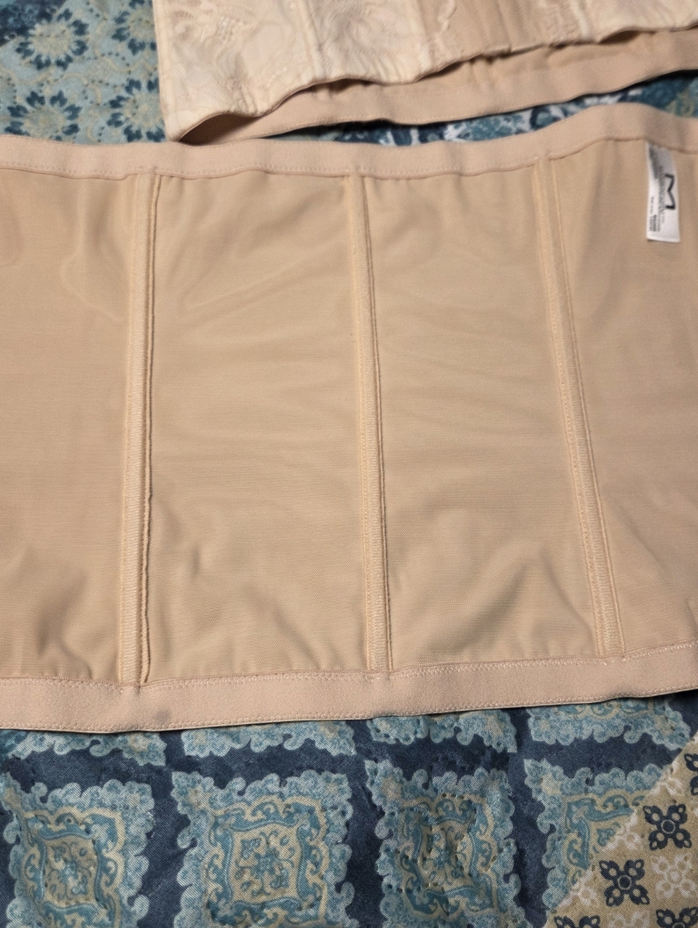 New Maidenform Shapes Waist Trainer in Nude Lace - Picture 6 of 9